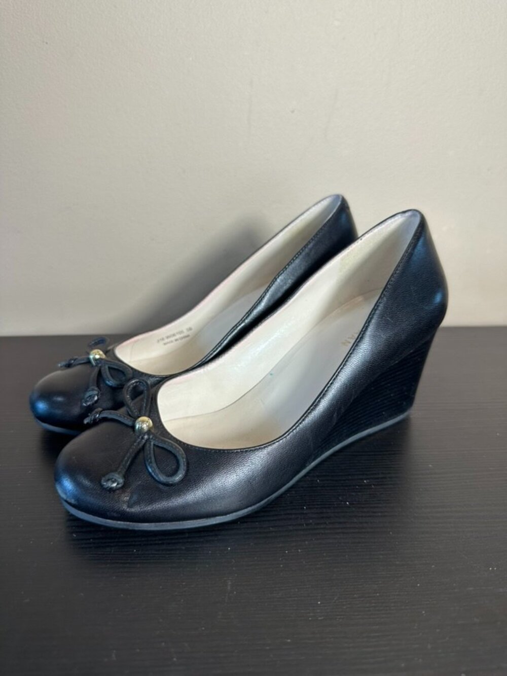 Cole Haan Black Leather Wedge Pumps with Bow Accent Women's US 5